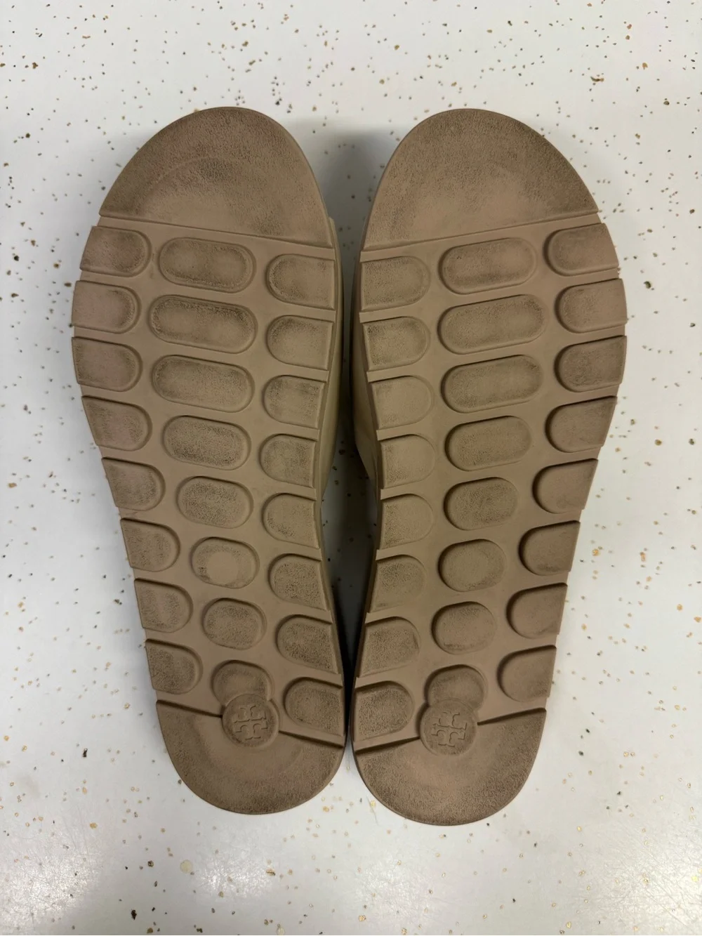 Tory Burch Mellow Buckle Stone Grey Patent Slide with Logo Buckle Size 9